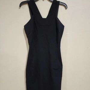 Veronica Beard Black Sleeveless Sheath Dress size 4.